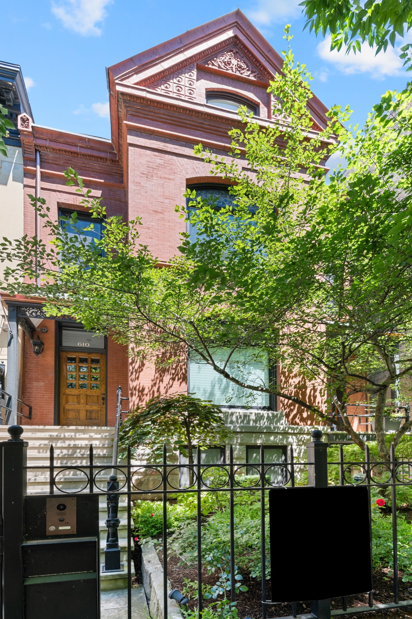 Meet the Luxury Chicago Real Estate Team at Joanne Sells Chicago